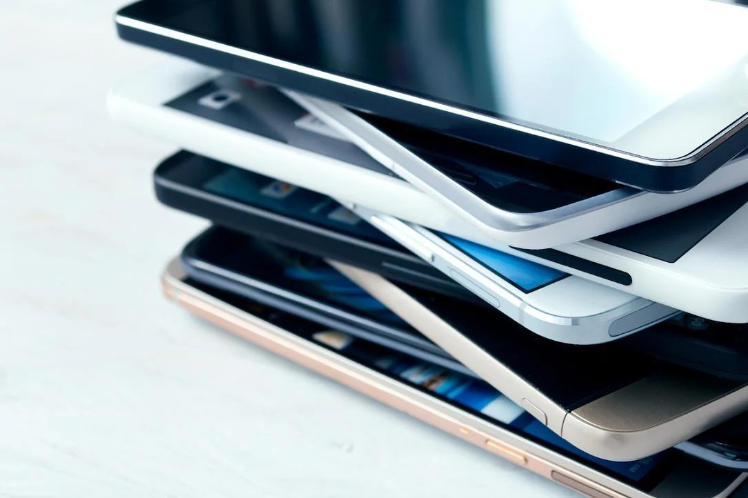 Telefoane reconditionate la cel mai bun pret, cum alegi in 2026 si de unde cumperi