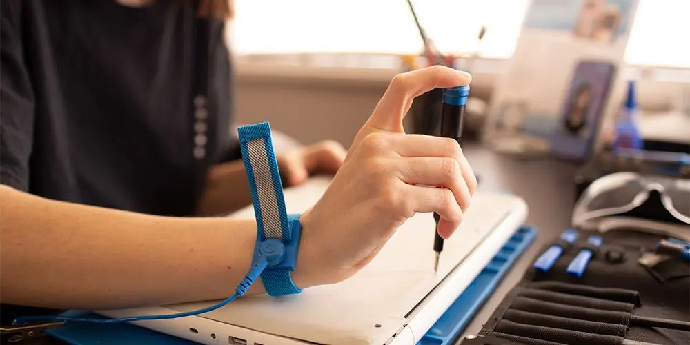 Bratara antistatica iFixit Anti-Static Wrist Strap